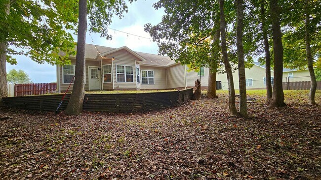 Building Photo - 3 BR 2 BA in Swansboro