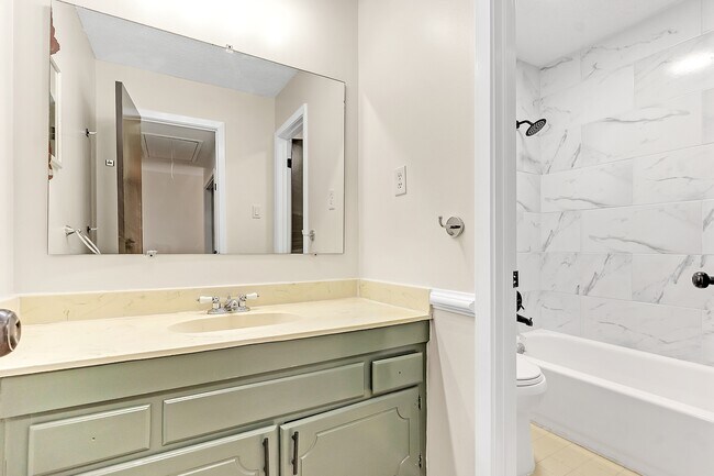 Building Photo - 1838 Quail Park Cir