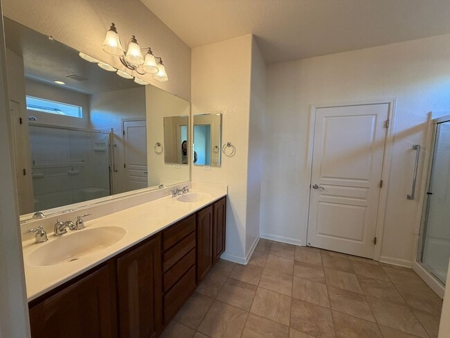 Building Photo - 55+ Del Webb home in Somersett