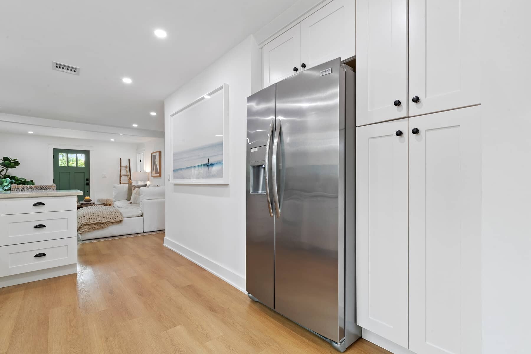 Building Photo - 1425 Cabrillo Ave