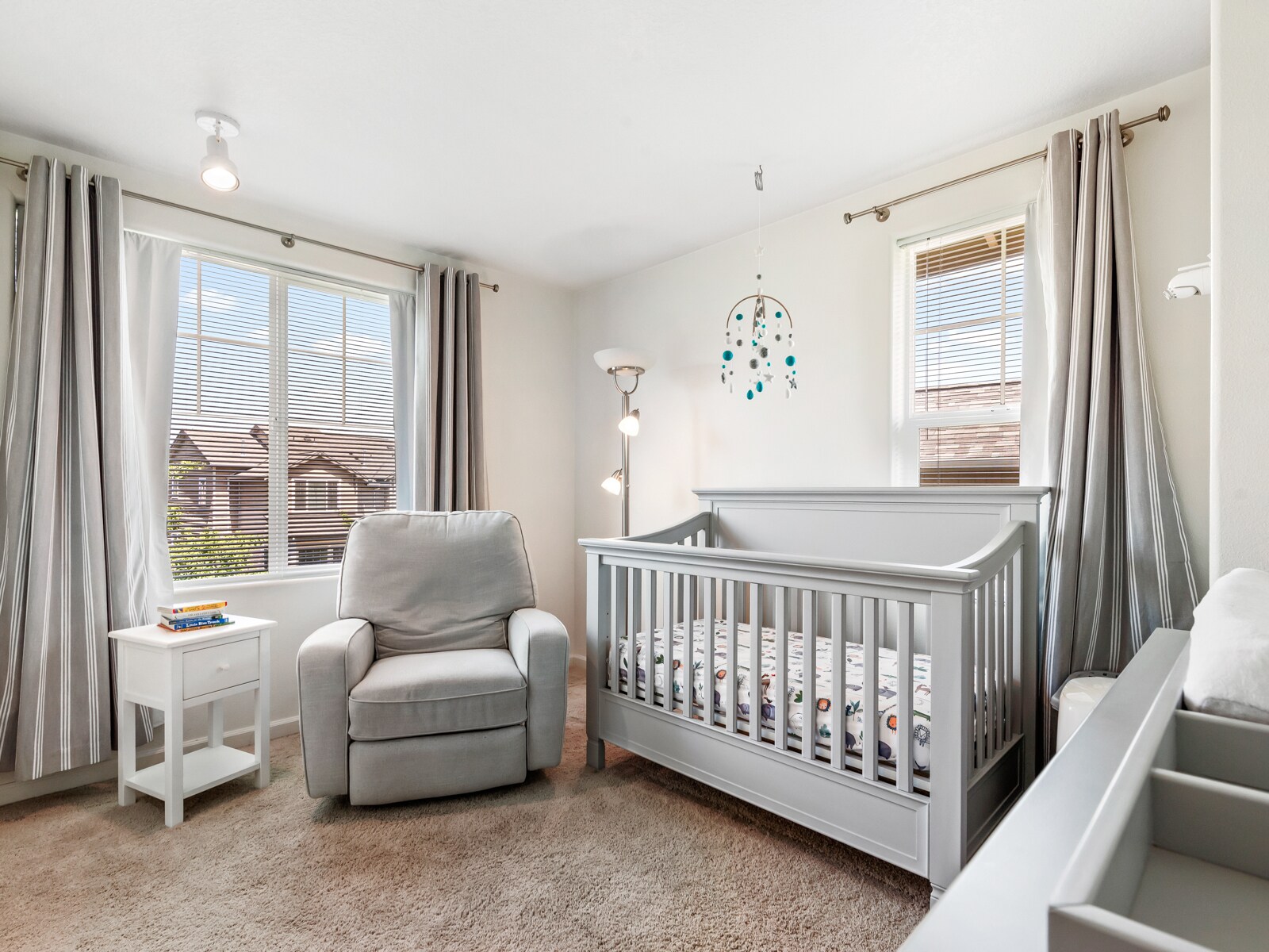 Building Photo - 15350 SW Mallard Dr #103