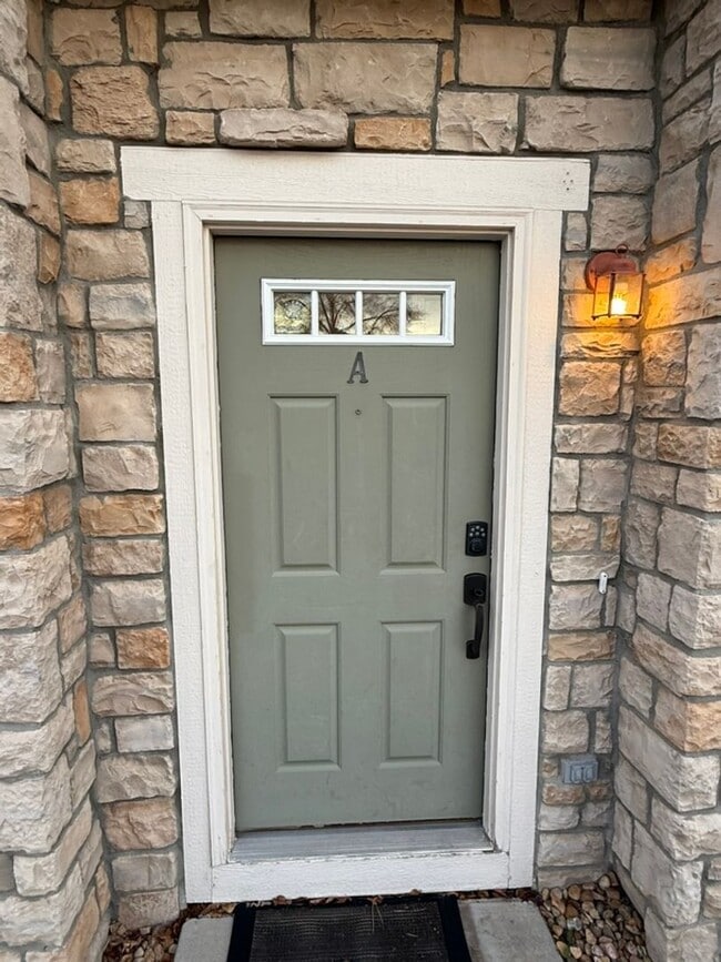 Building Photo - Beautiful 2 bed 2 bath Condo in Meridian!