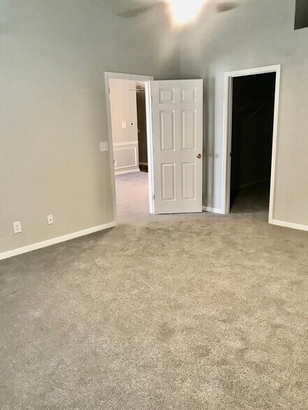 Building Photo - 5378 Harbourwatch Way