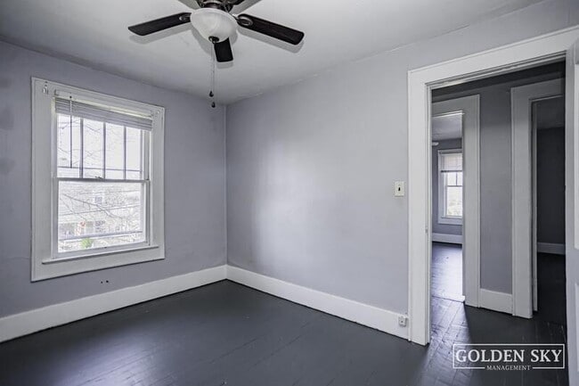 Building Photo - 1103 Mourer St