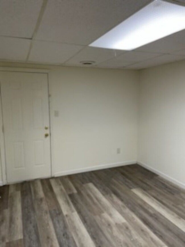 Building Photo - 3302/3304 Steeple Circle