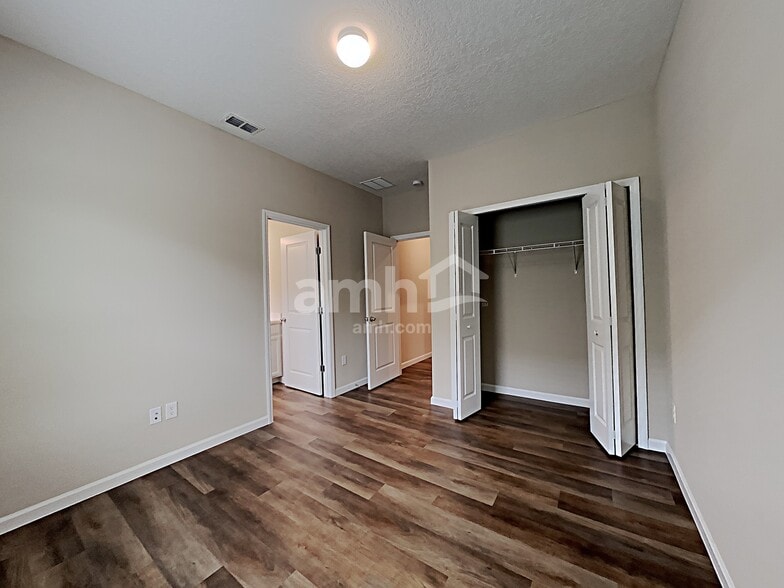 Building Photo - 109 Stone Arbor Ln