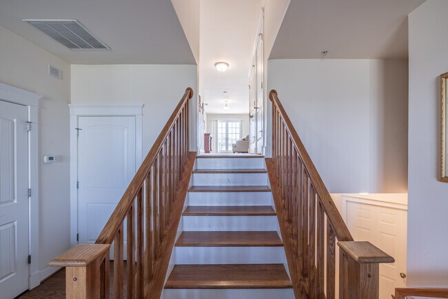 Building Photo - 101 Swan Cove Ln