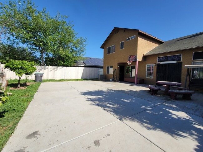 Building Photo - 1703 Diablo Creek Dr
