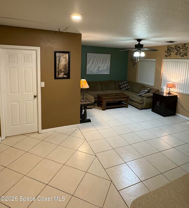 Building Photo - 6468 Hudson Rd