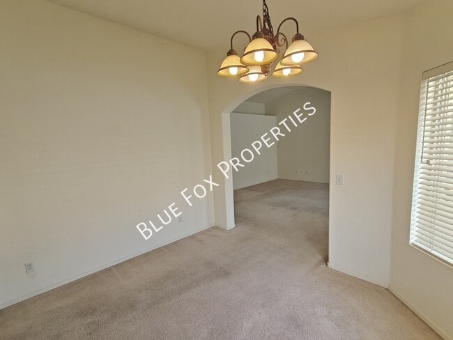 Building Photo - 7862 W Sacramento Hill Dr