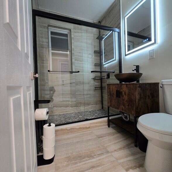 Building Photo - 110 Schley St