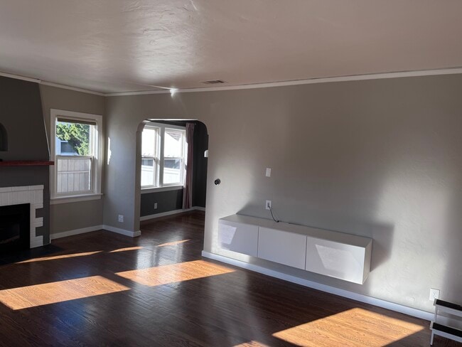 Building Photo - 1136 Hayes St