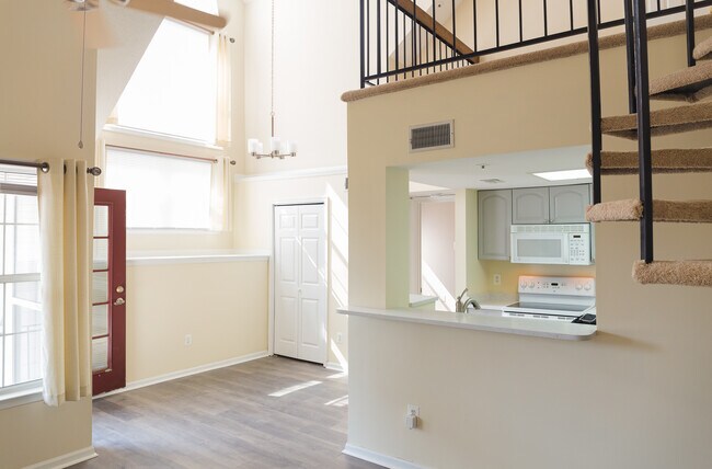 Building Photo - 14049 Vista Drive