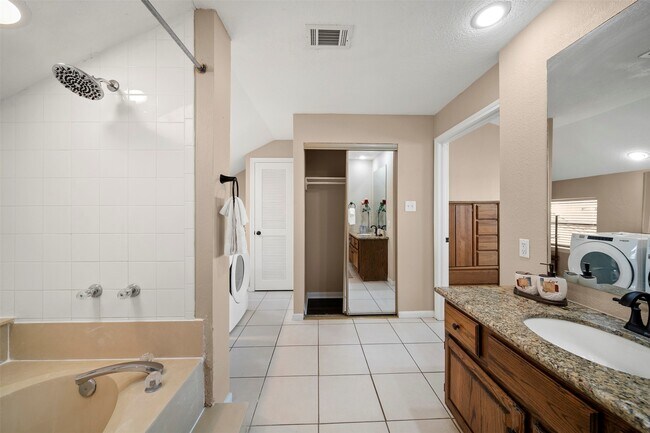 Building Photo - 7041 Kingston Cove Ln