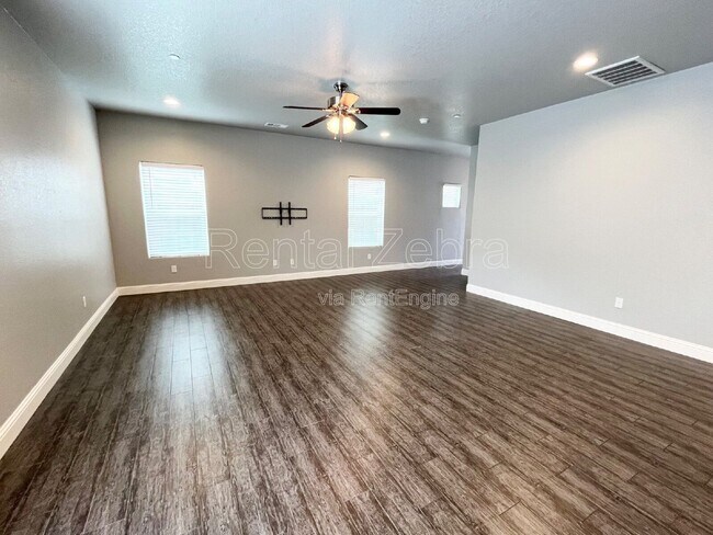Building Photo - 552 Granada Court