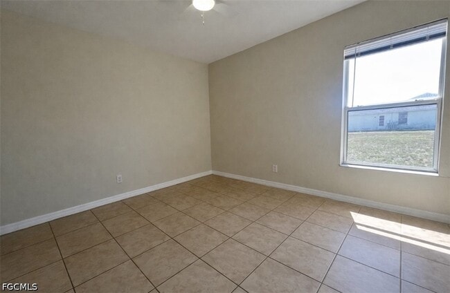 Building Photo - 2010 NE 13th Pl