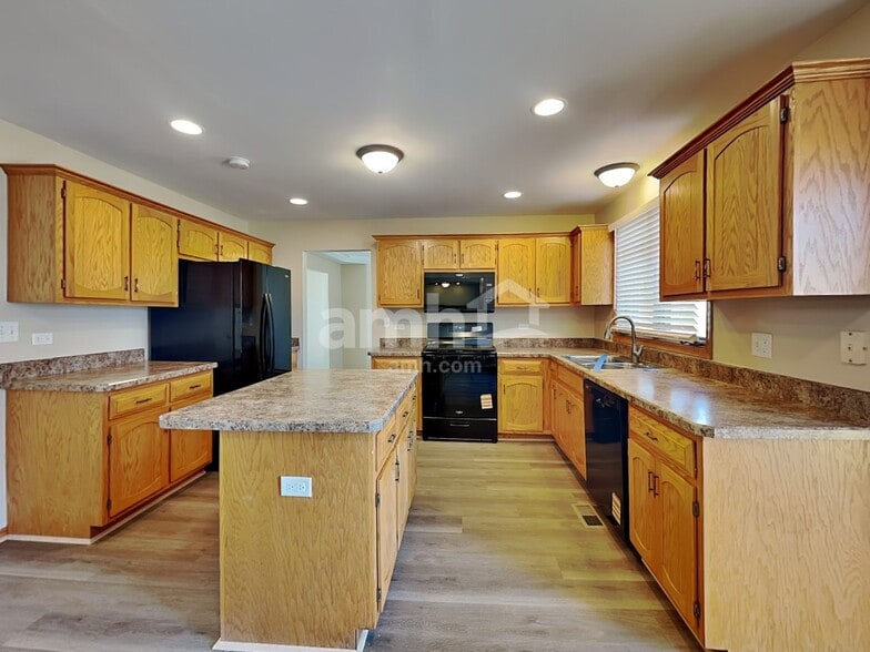 Building Photo - 24433 Independence Blvd