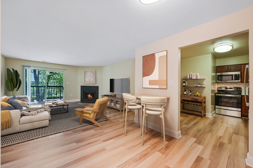 Interior Photo - Poplar Glen