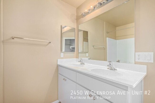 Building Photo - 2450 W Glenrosa Ave