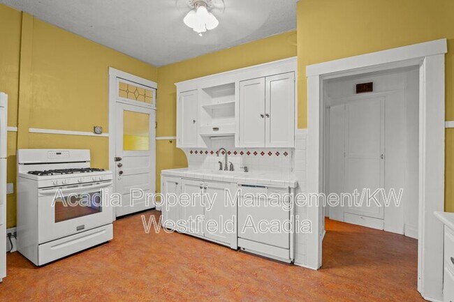 Building Photo - 620 S 900 E