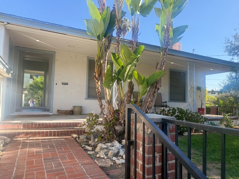 Building Photo - 3643 Monon St