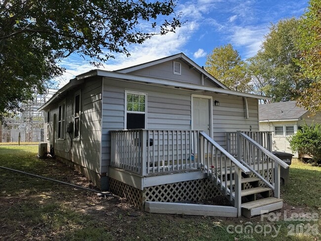 Building Photo - 714 Wilmington Ave