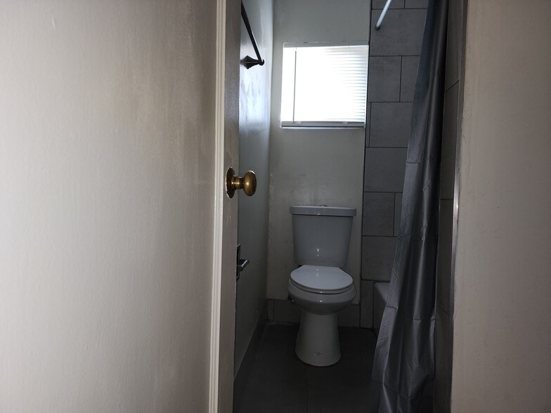Bathroom - 638 Nevada St