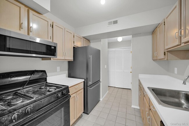 Building Photo - 4706 Whispering Hills Dr