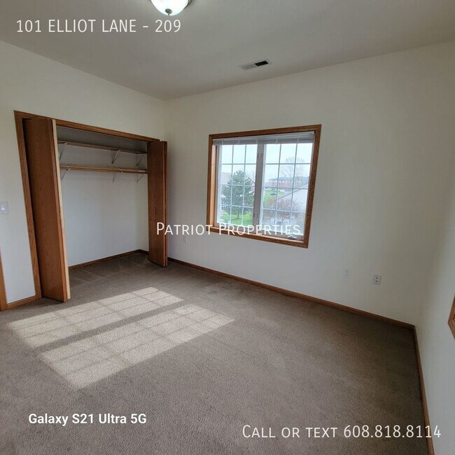Building Photo - 101 Elliott Ln