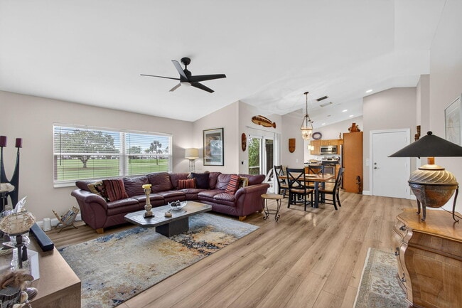 Building Photo - 18221 SE Fairview Cir