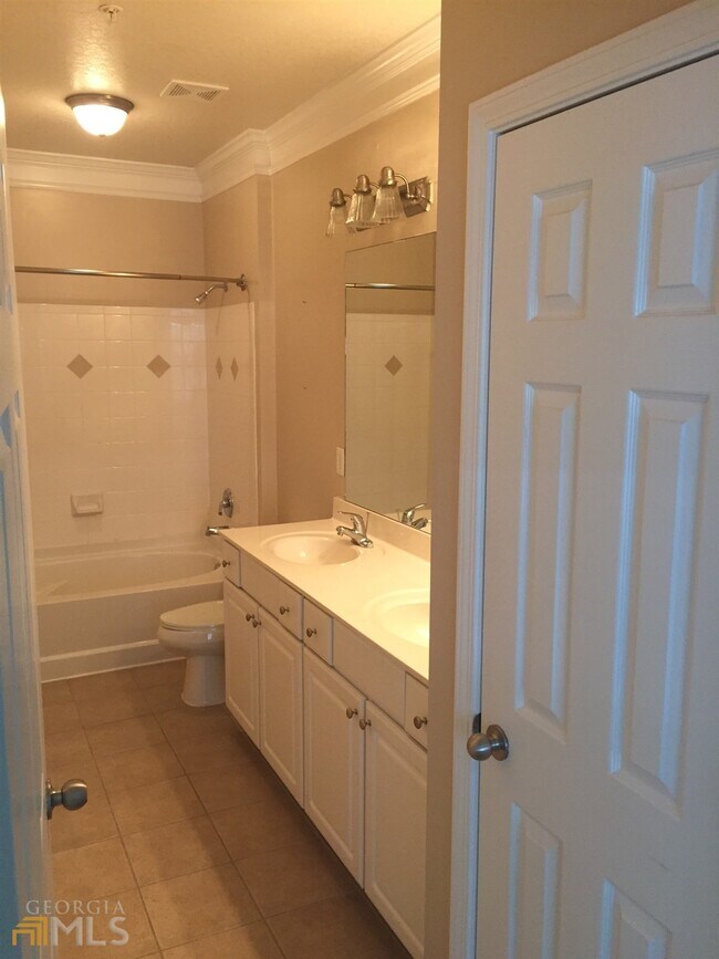 Building Photo - 1850 Cotillion Dr