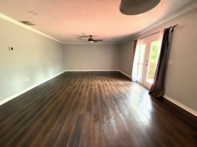 Building Photo - Beautiful 2BR/2BA Condo in Sarasota!