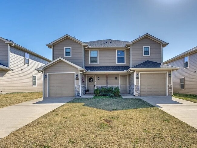 Building Photo - 232 W Lake Ave