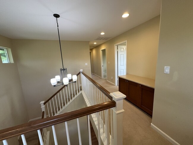 Building Photo - Pet-Friendly Spacious Solar-Powered Home i...