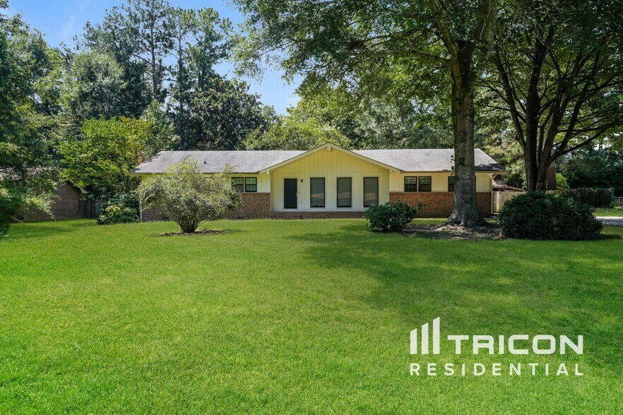 Primary Photo - 2633 Green Valley Ct