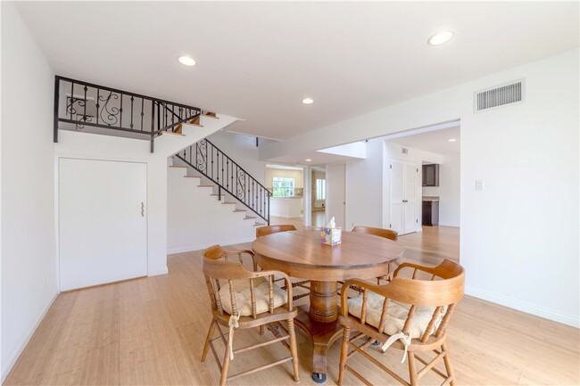 Building Photo - 23 Chicory Way