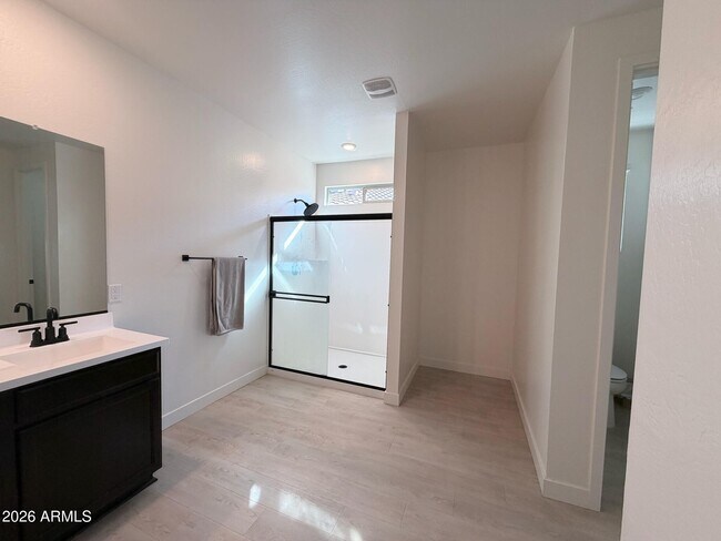 Building Photo - 9324 S 30th Ln