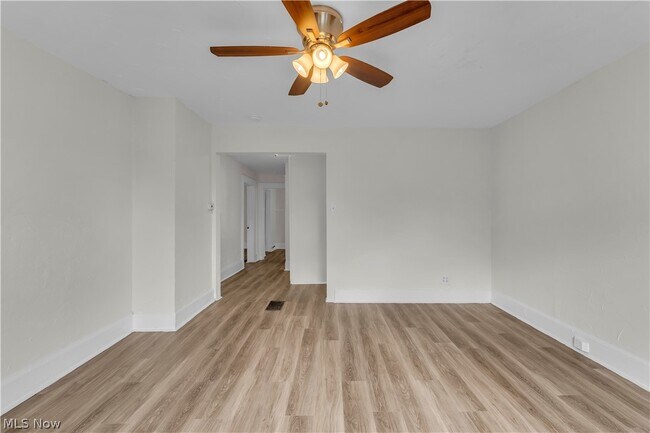 Building Photo - 2018 W 100th St