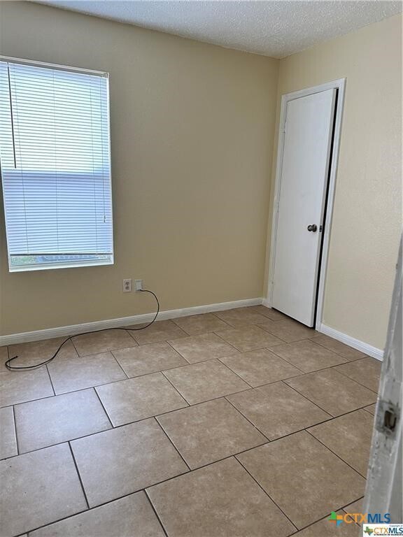 Building Photo - 4410 Mustang Dr