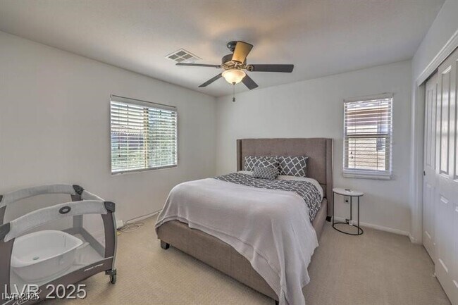 Building Photo - 10598 Cliff Lake St