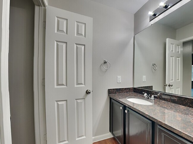 Building Photo - 22310 Queenbury Hills Dr