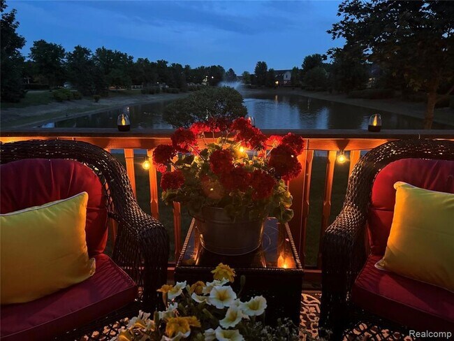 Building Photo - 48551 Oak Bridge Dr