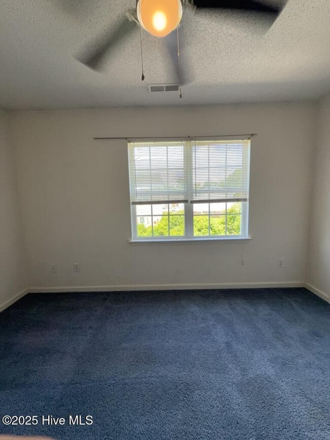 Building Photo - 111 Fairwood Ct