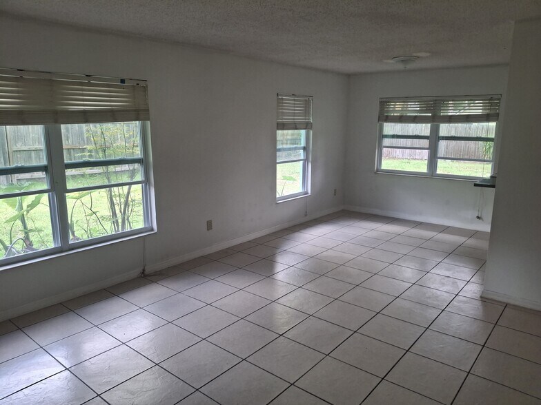 Building Photo - 1207 Groveland Ave