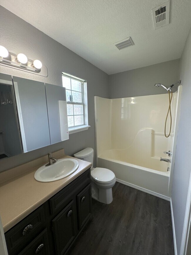 Building Photo - BARLING SOUTH H DUPLEX