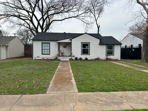Building Photo - 1255 San Patricio Dr