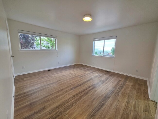 Building Photo - 326 N Escalante Dr