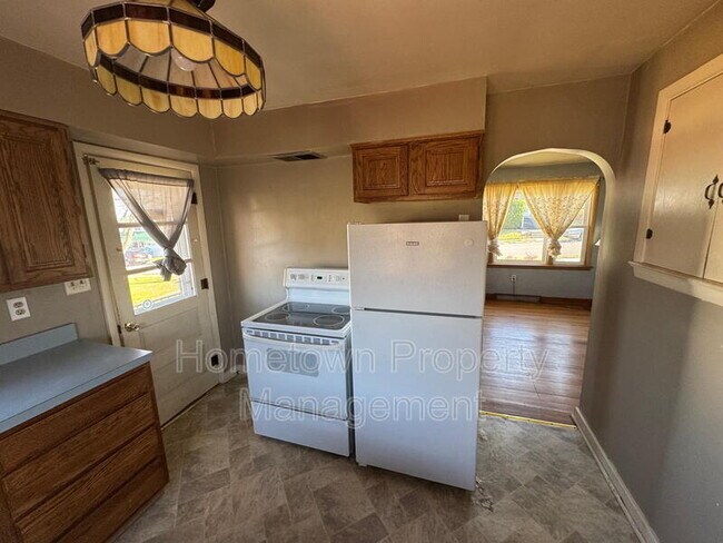 Building Photo - 521 Lansvale St