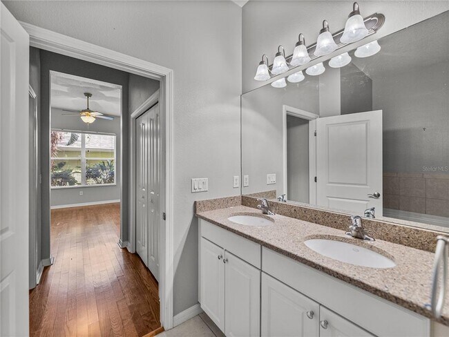 Building Photo - 6222 Hadley Commons Dr
