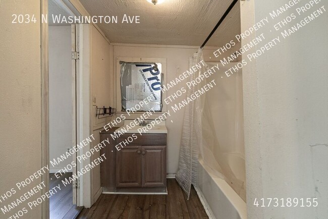 Building Photo - 2034 N Washington Ave
